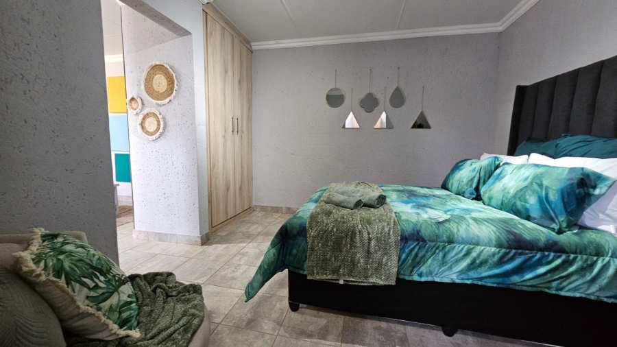 To Let 1 Bedroom Property for Rent in Melodie North West
